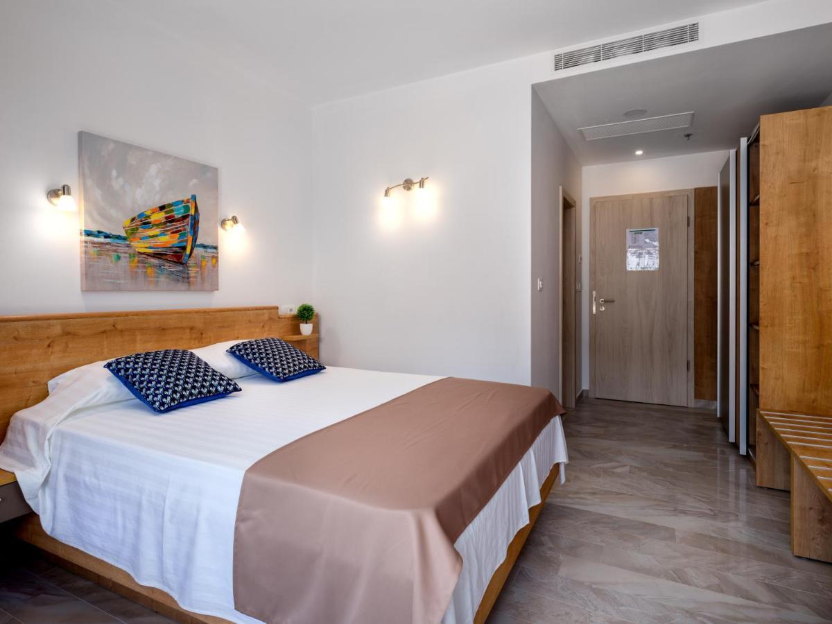 Triple Room Terrace,1363292306:JPEG