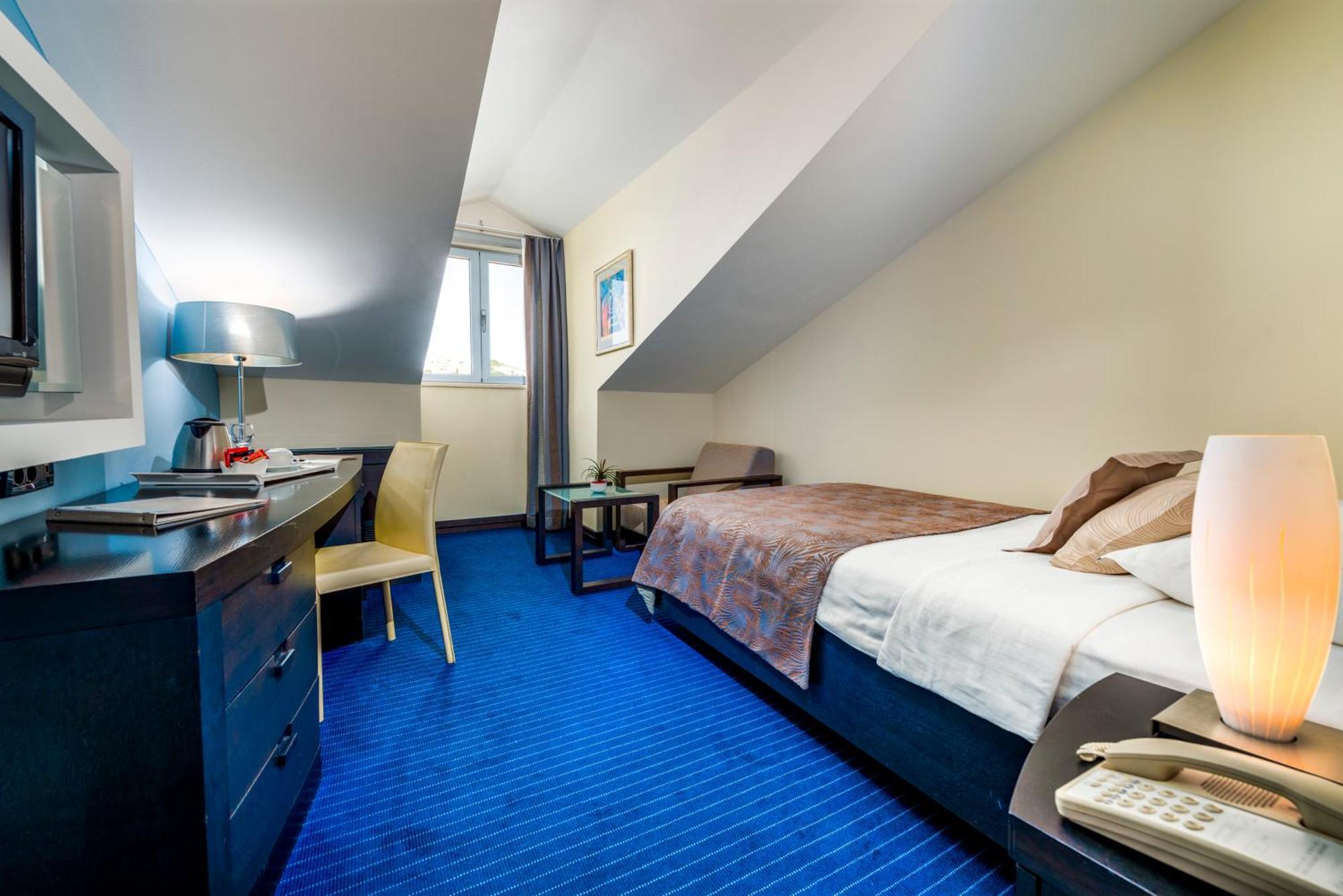 Standard Single Room,146644010:JPEG