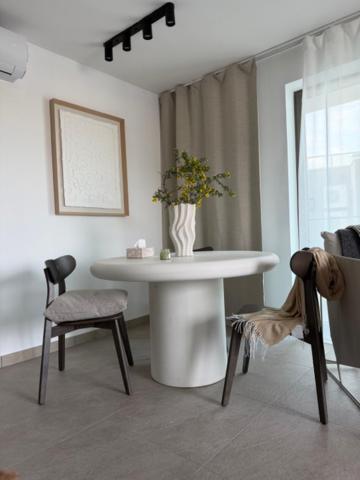 Deluxe Appartement met 2 Slaapkamers en Balkon
