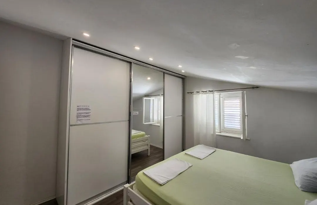 Sunny Rooms-1