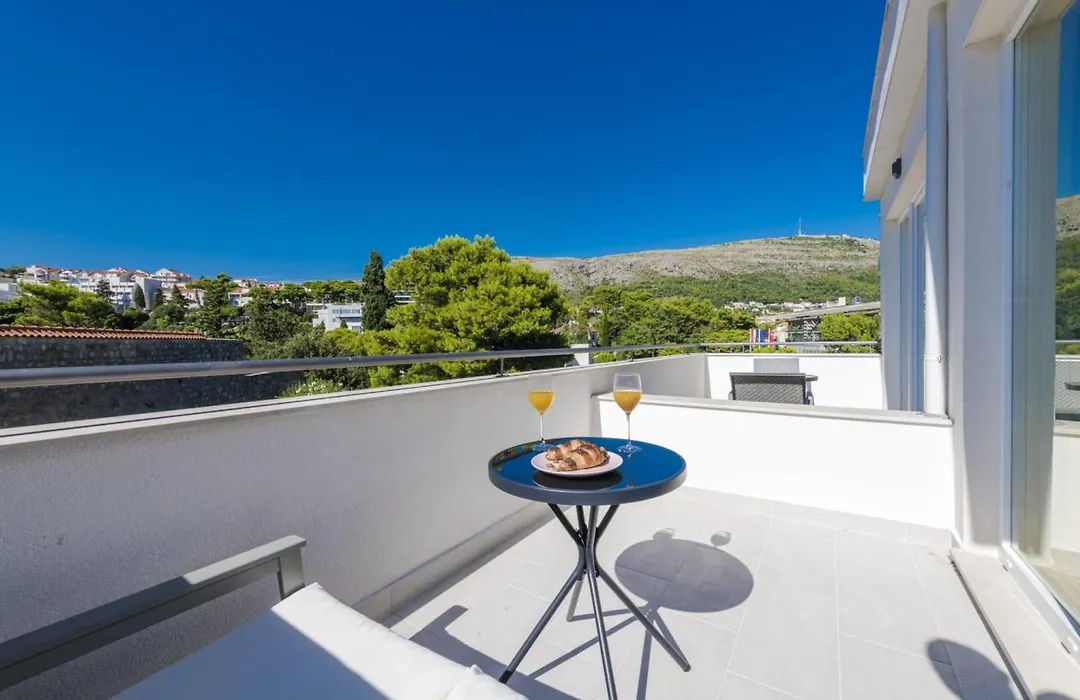 Apartment & Rooms Primi With Free Parking-1