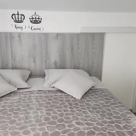 Sunny Rooms-2
