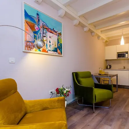Villa Flores Studio Apartment-2